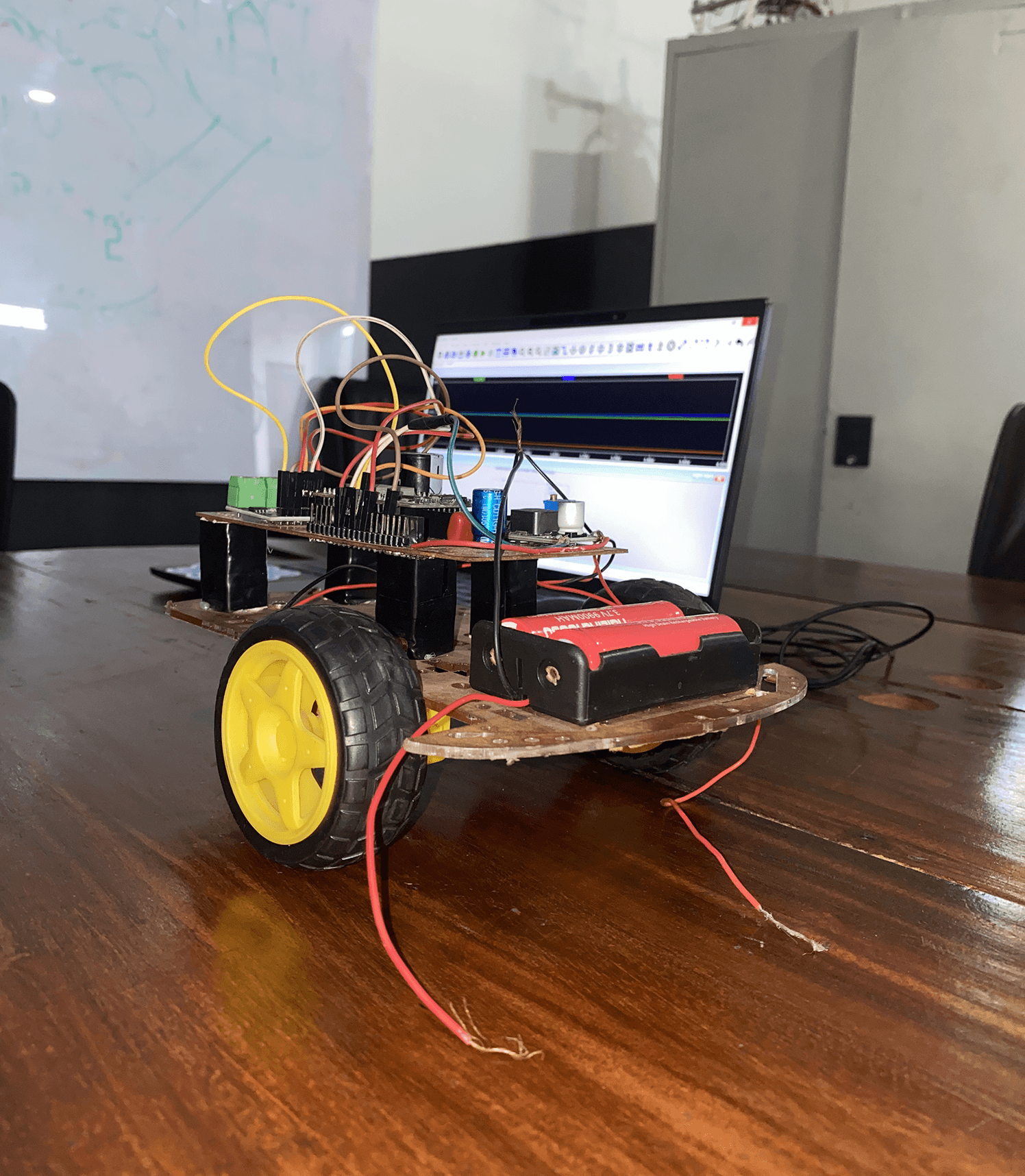 Industrial robotic arm